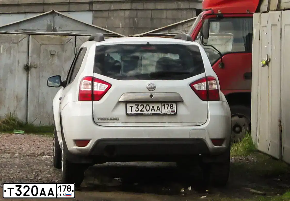 Фото автомобиля NISSAN TERRANO, 2014 — госномер Т320АА178. Цвет: БЕЛЫЙ