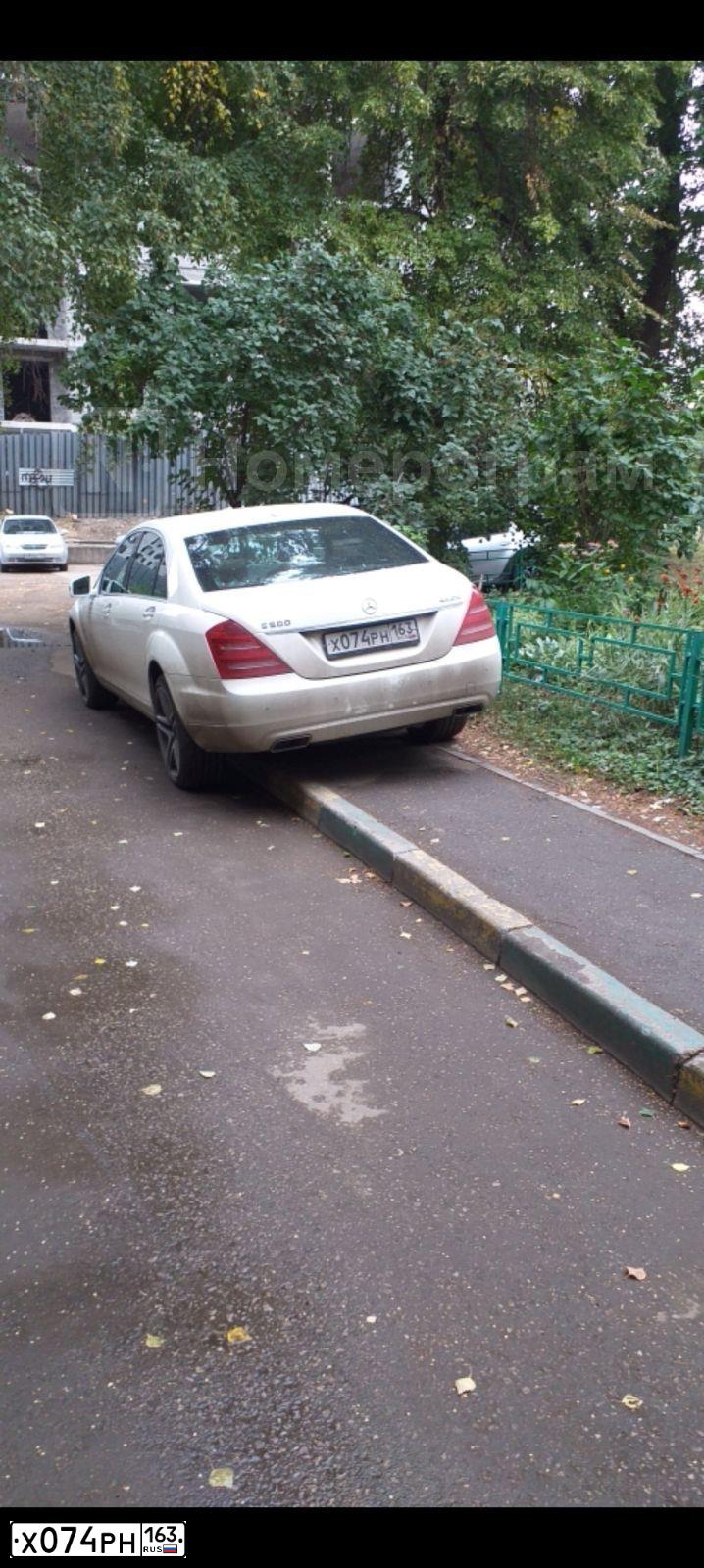 Фото автомобиля MERCEDES S-KLASSE, 2012 — госномер Х074РН163. Цвет: БЕЛЫЙ