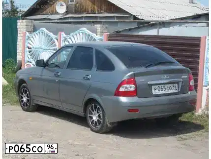Фото автомобиля LADA 2172 PRIORA, 2010 — госномер Р065СО96. Цвет: СРЕДНИЙ СЕРО-ЗЕЛЕНЫЙ МЕТ
