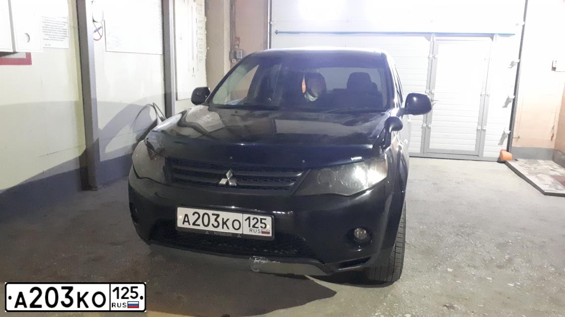 Фото автомобиля MITSUBISHI OUTLANDER, 2006 — госномер А203КО125