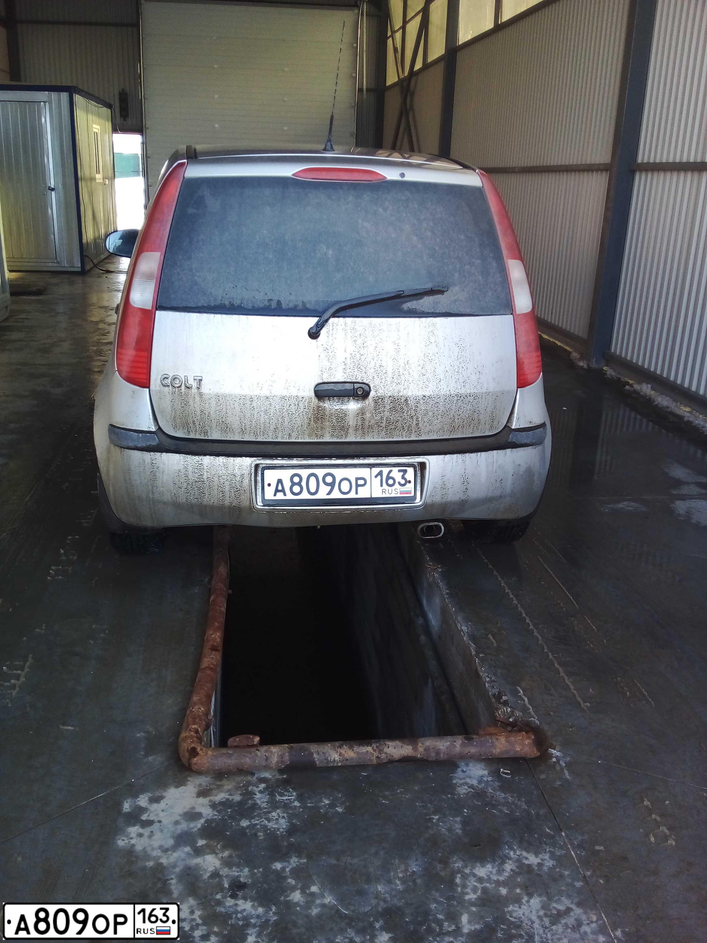 Фото автомобиля MITSUBISHI COLT, 2004 — госномер А809ОР163. Цвет: Серебристый