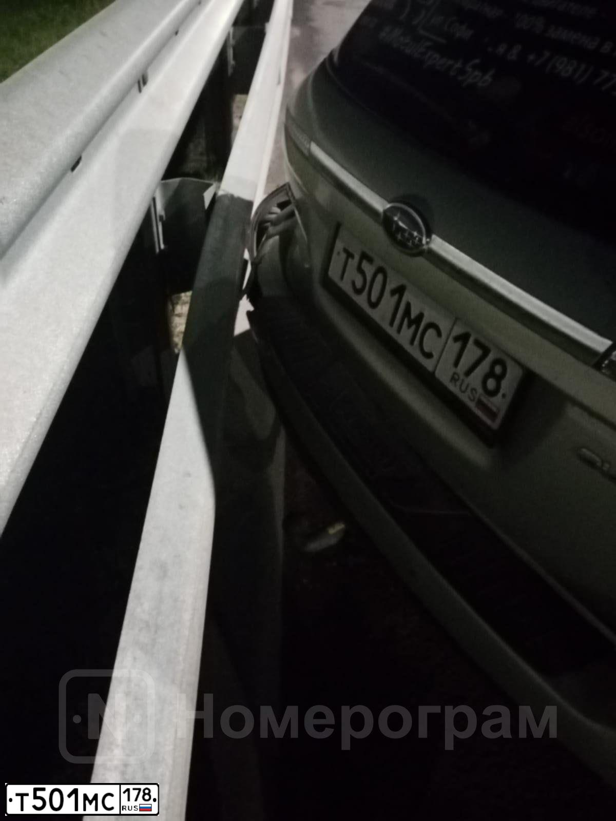 Фото автомобиля SUBARU OUTBACK, 2006 — госномер Т501МС178. Цвет: СВЕТЛО-СЕРЫЙ