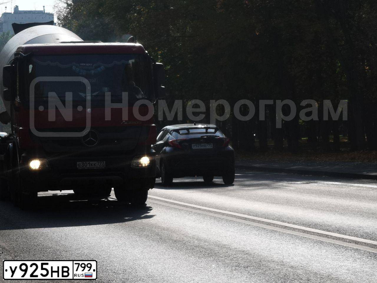 Фото автомобиля TOYOTA C-HR, 2019 — госномер У925НВ799. Цвет: ЧЕРНЫЙ