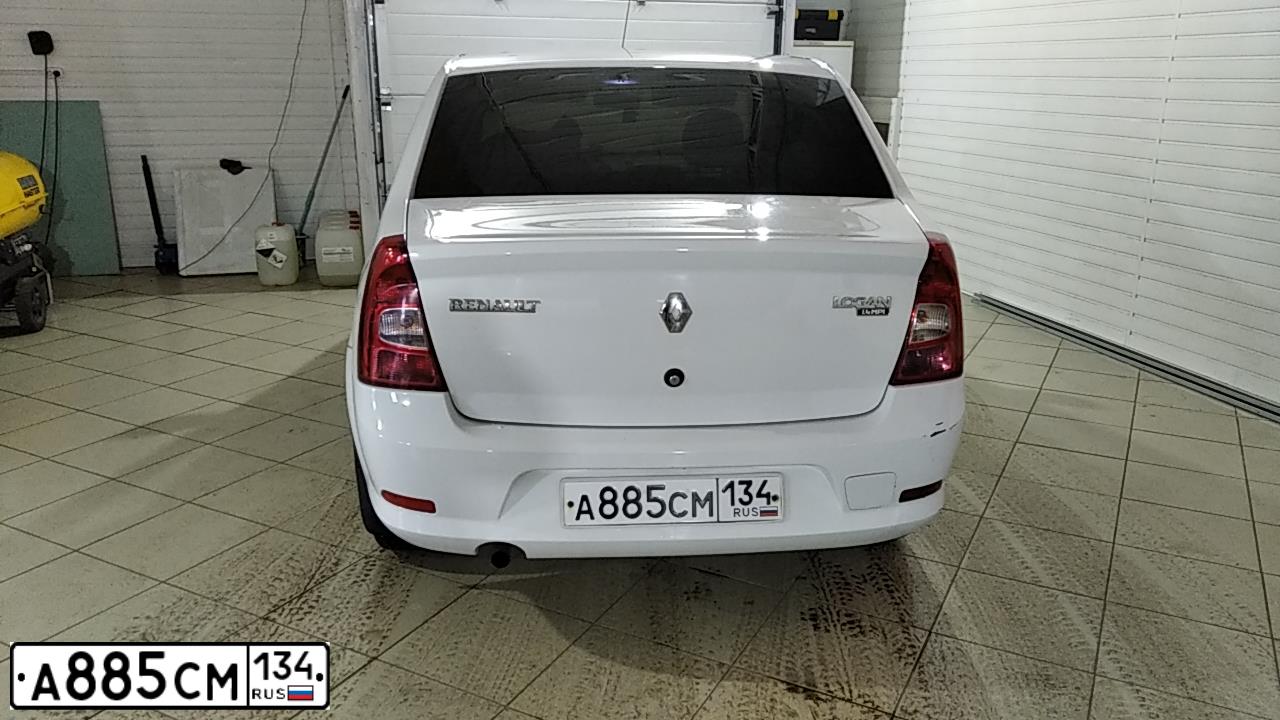 Фото автомобиля RENAULT LOGAN, 2013 — госномер Р596НУ30. Цвет: БЕЛЫЙ