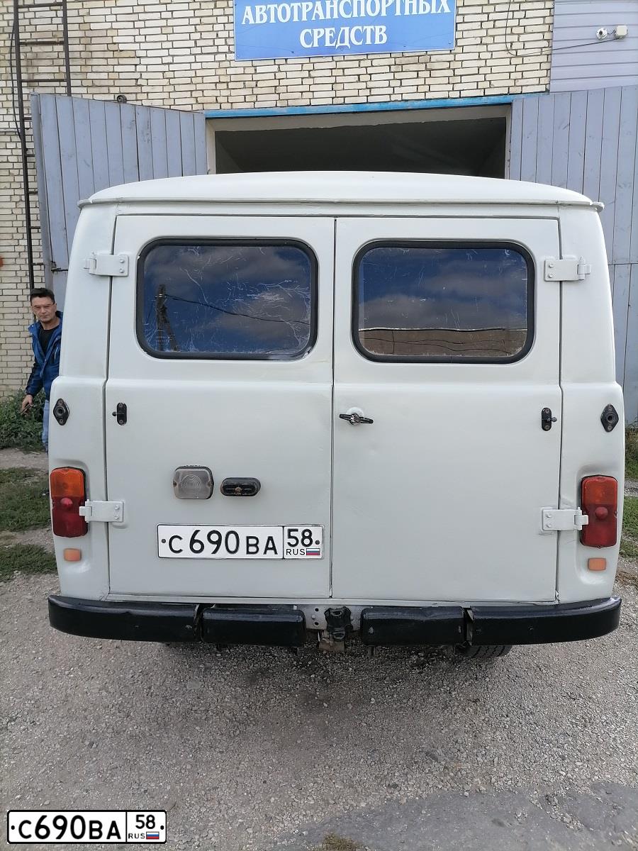Фото автомобиля UAZ 3741, 2003 — госномер Х226СТ63. Цвет: БЕЛАЯ НОЧЬ