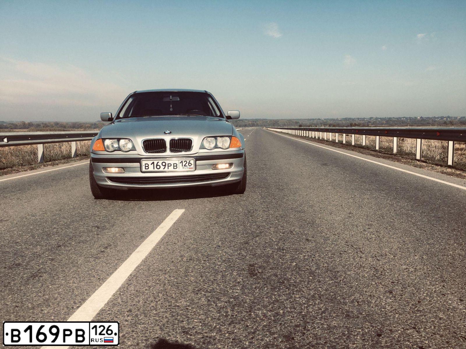 Фото автомобиля BMW 318, 1998 — госномер Р122ВР180. Цвет: СЕРЕБРИСТЫЙ