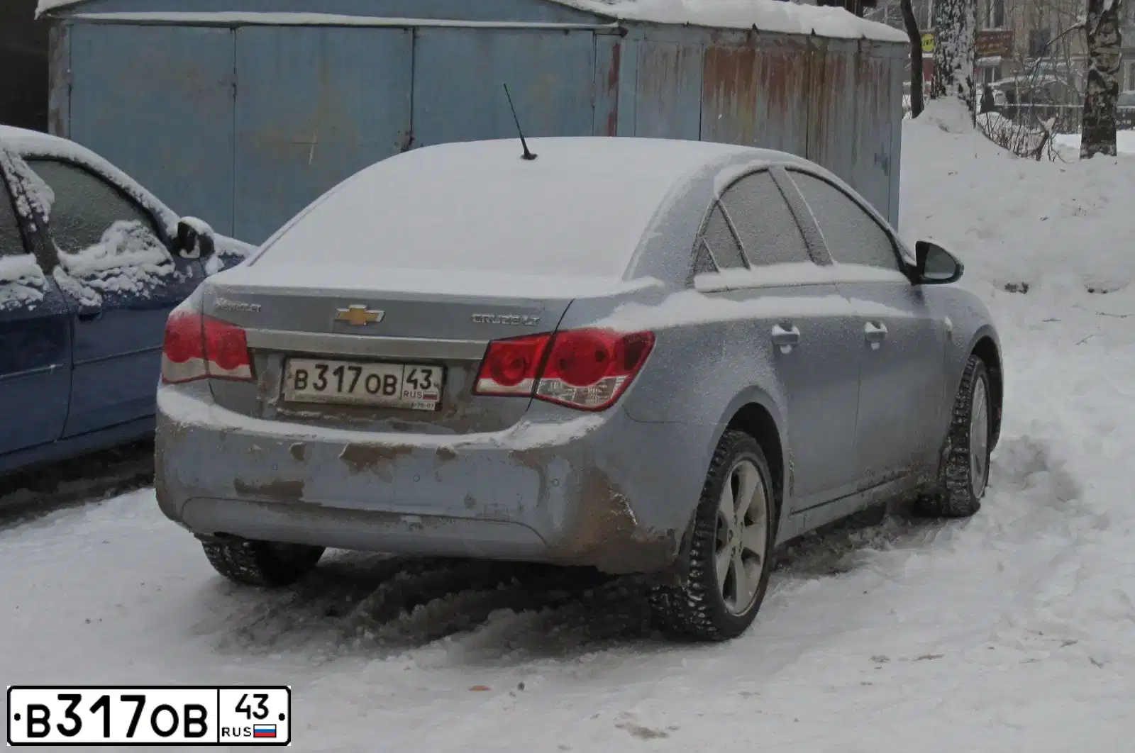 Фото автомобиля CHEVROLET CRUZE, 2011 — госномер Н596НУ152. Цвет: СВЕТЛО-СЕРЫЙ