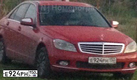 Фото автомобиля MERCEDES C-KLASSE, 2007 — госномер Е924РН150. Цвет: КРАСНЫЙ