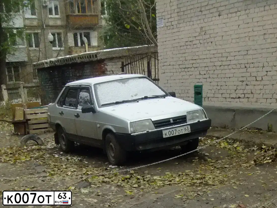 Фото автомобиля LADA 2109 SAMARA, 2003 — госномер К007ОТ63. Цвет: СВЕТЛО-СЕРЕБРИСТЫЙ-МЕТАЛЛИК