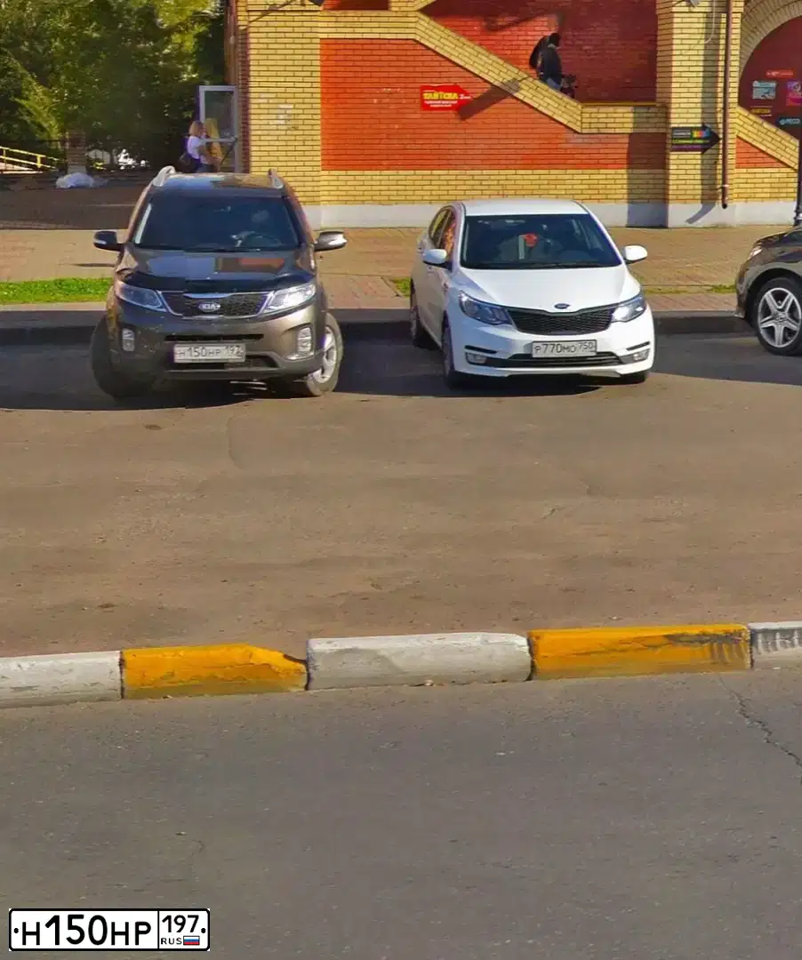 Фото автомобиля KIA SPORTAGE, 2011 — госномер Н150НР197. Цвет: ЧЕРНЫЙ ПЕРЛАМУТ