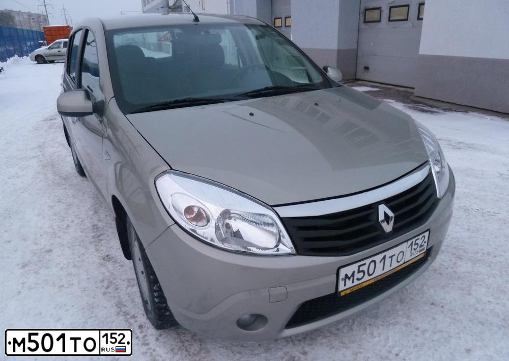 Фото автомобиля RENAULT SANDERO, 2013 — госномер М501ТО52. Цвет: БЕЖЕВЫЙ