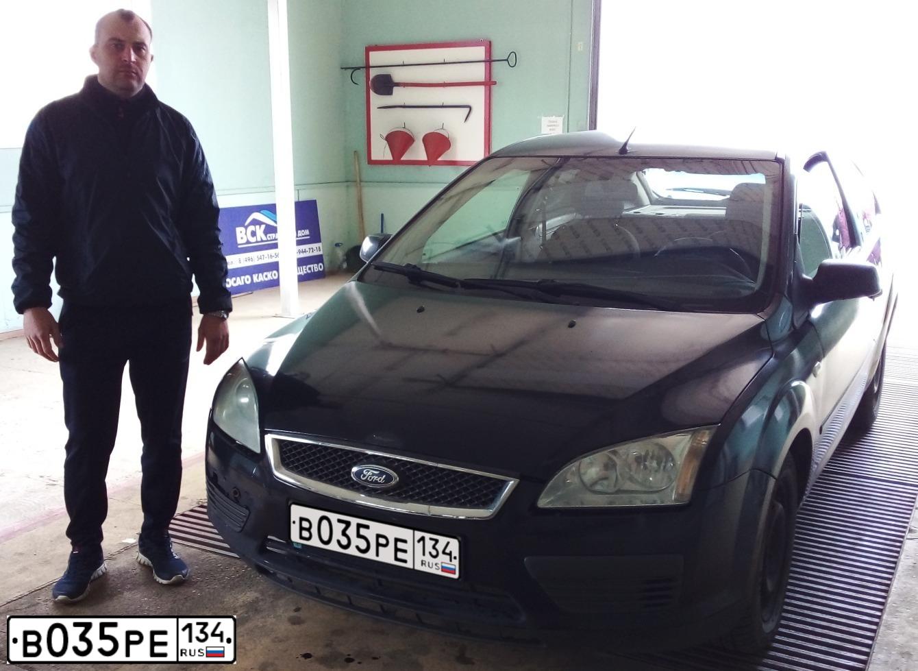 Фото автомобиля FORD FOCUS, 2006 — госномер В808АУ134. Цвет: ЧЕРНЫЙ