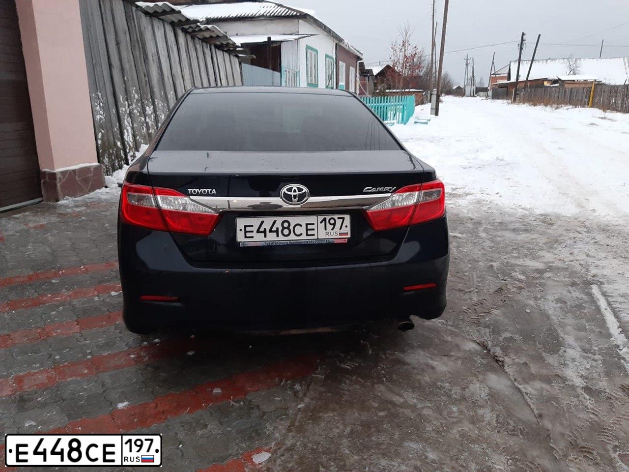 Фото автомобиля TOYOTA CAMRY, 2011 — госномер Е448СЕ197. Цвет: ЧЕРНЫЙ