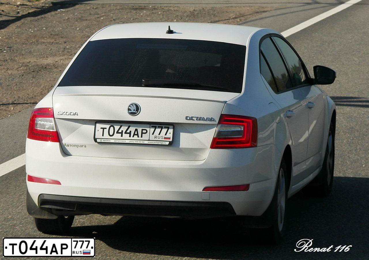 Фото автомобиля SKODA OCTAVIA, 2013 — госномер Т044АР777. Цвет: БЕЛЫЙ