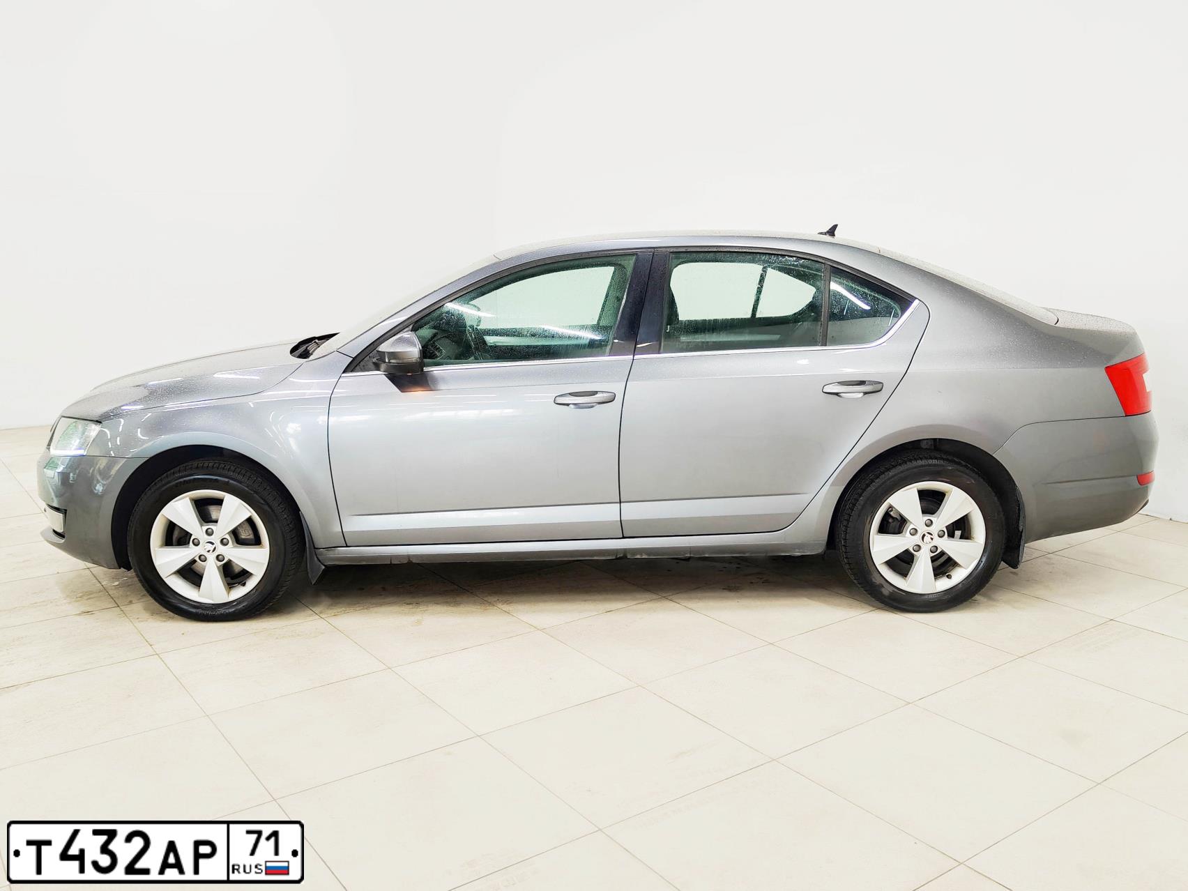 Фото автомобиля SKODA OCTAVIA, 2016 — госномер Т432АР71. Цвет: ТЕМНО-СЕРЫЙ