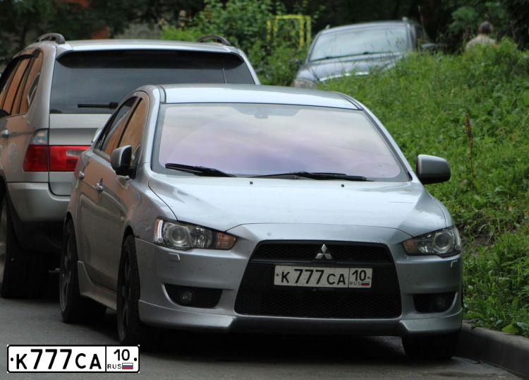 Фото автомобиля MITSUBISHI LANCER, 2008 — госномер К777СА10. Цвет: СЕРЕБРИСТЫЙ