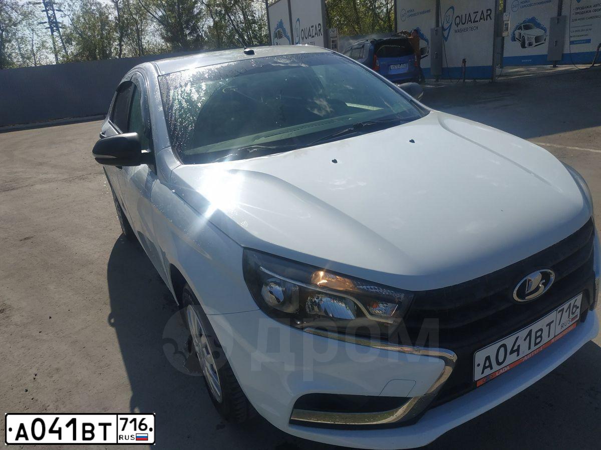 Фото автомобиля LADA VESTA, 2017 — госномер А028КЕ155. Цвет: Белый