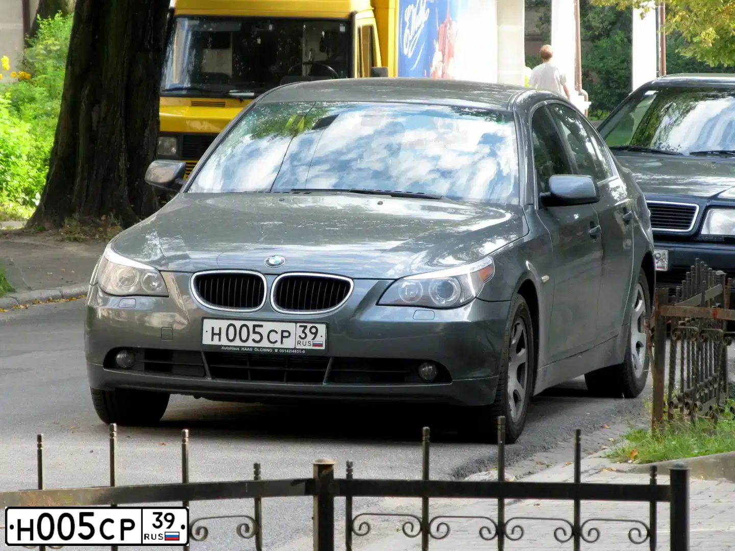Фото автомобиля KIA CEE'D, 2016 — госномер С556АХ39. Цвет: Коричневый