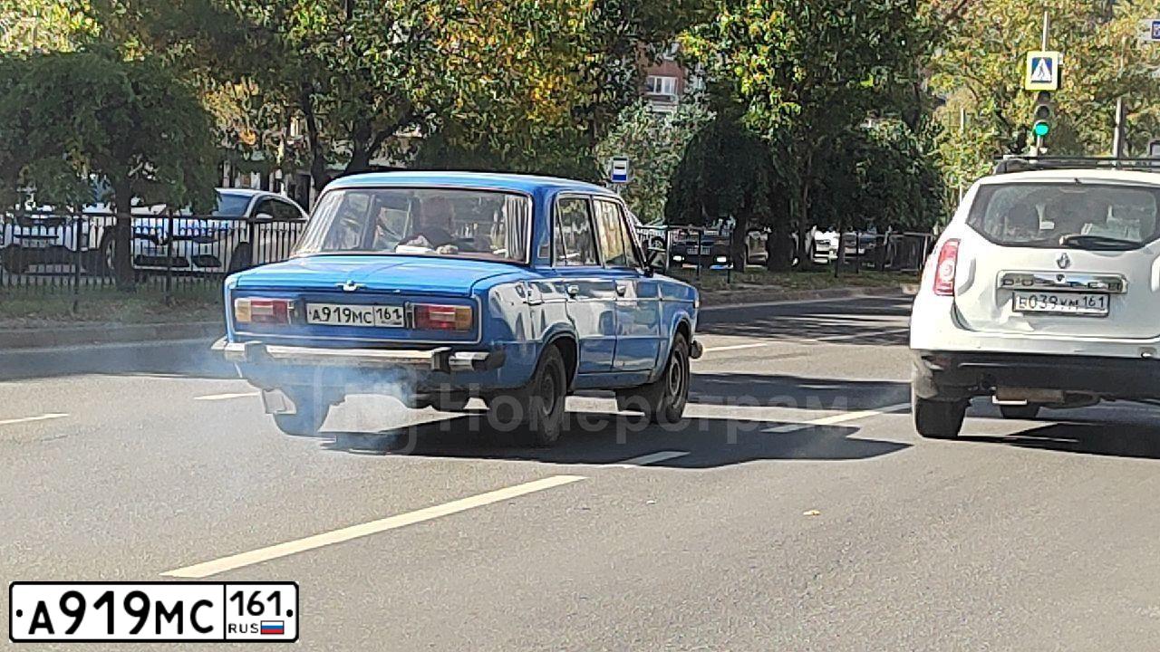 Фото автомобиля LADA 2106, 1974 — госномер В400НВ761. Цвет: синий