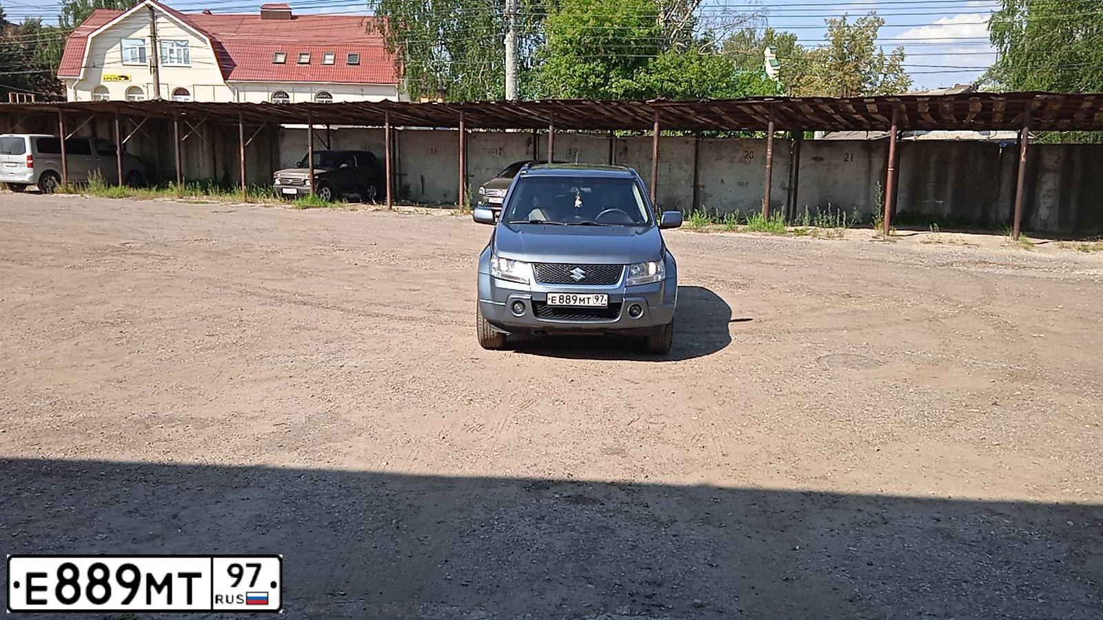 Фото автомобиля SUZUKI /GRAND/ VITARA, 2007 — госномер Е889МТ97. Цвет: СЕРЫЙ
