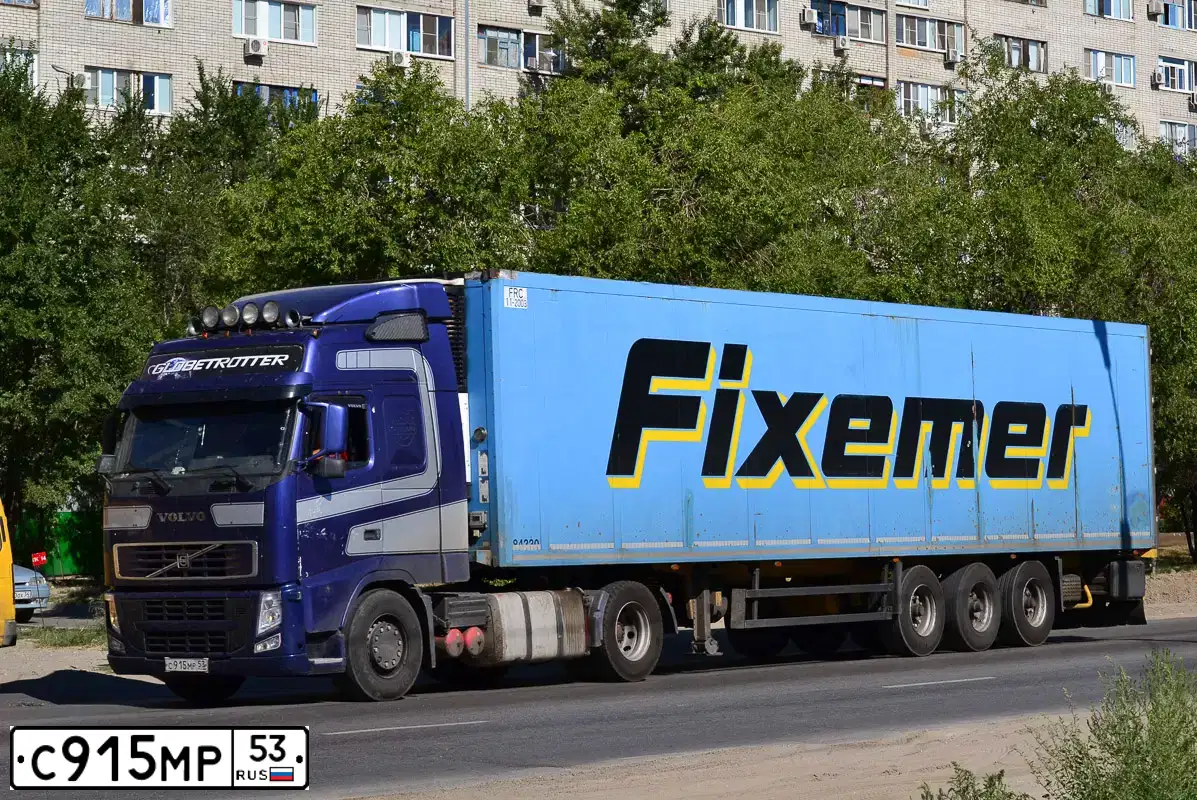 Фото автомобиля VOLVO SERIE FH /4X2/, 2011 — госномер Т322ВХ05. Цвет: синий