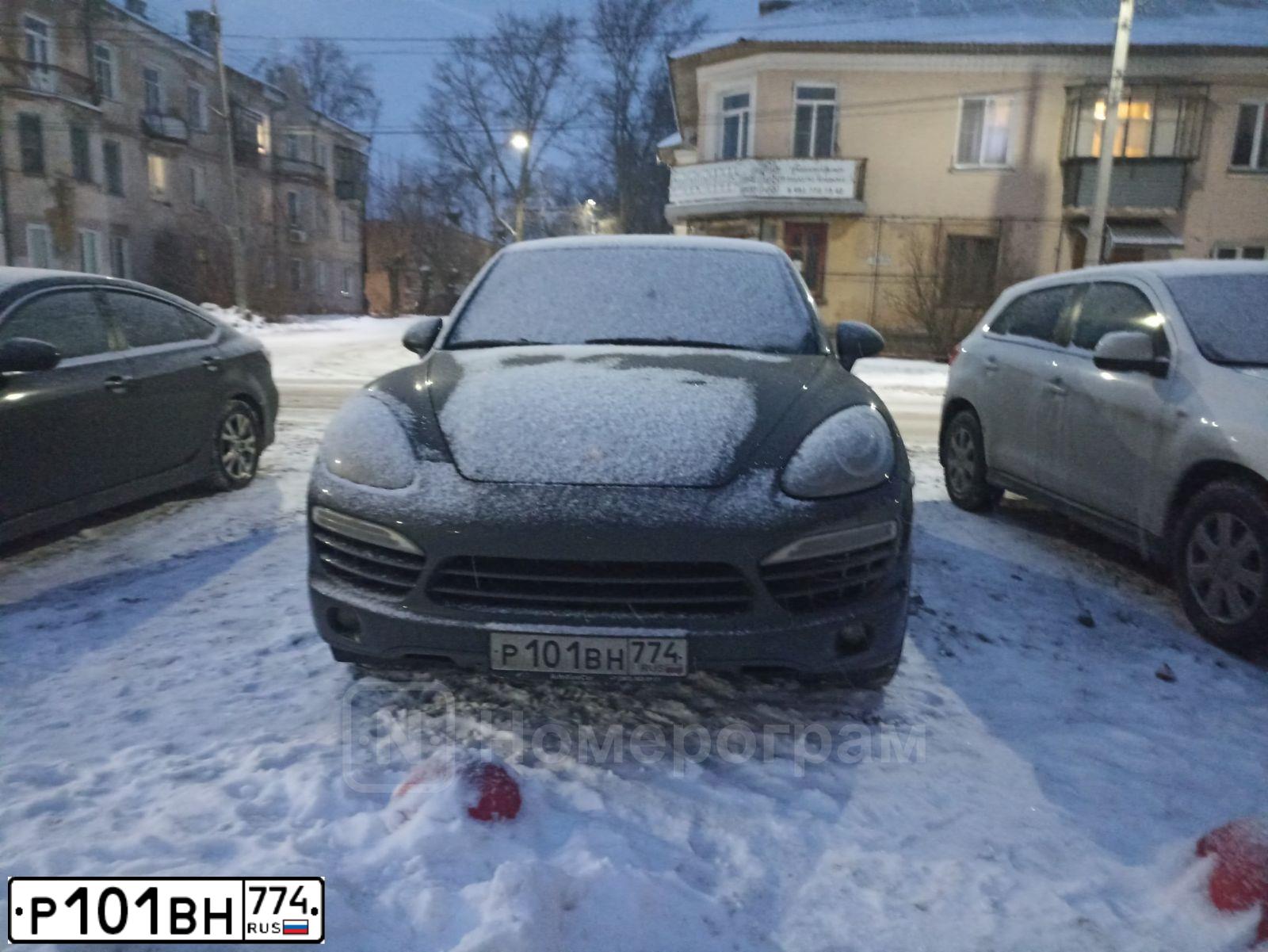 Фото автомобиля PORSCHE CAYENNE, 2013 — госномер Р101ВН774. Цвет: ЧЕРНЫЙ