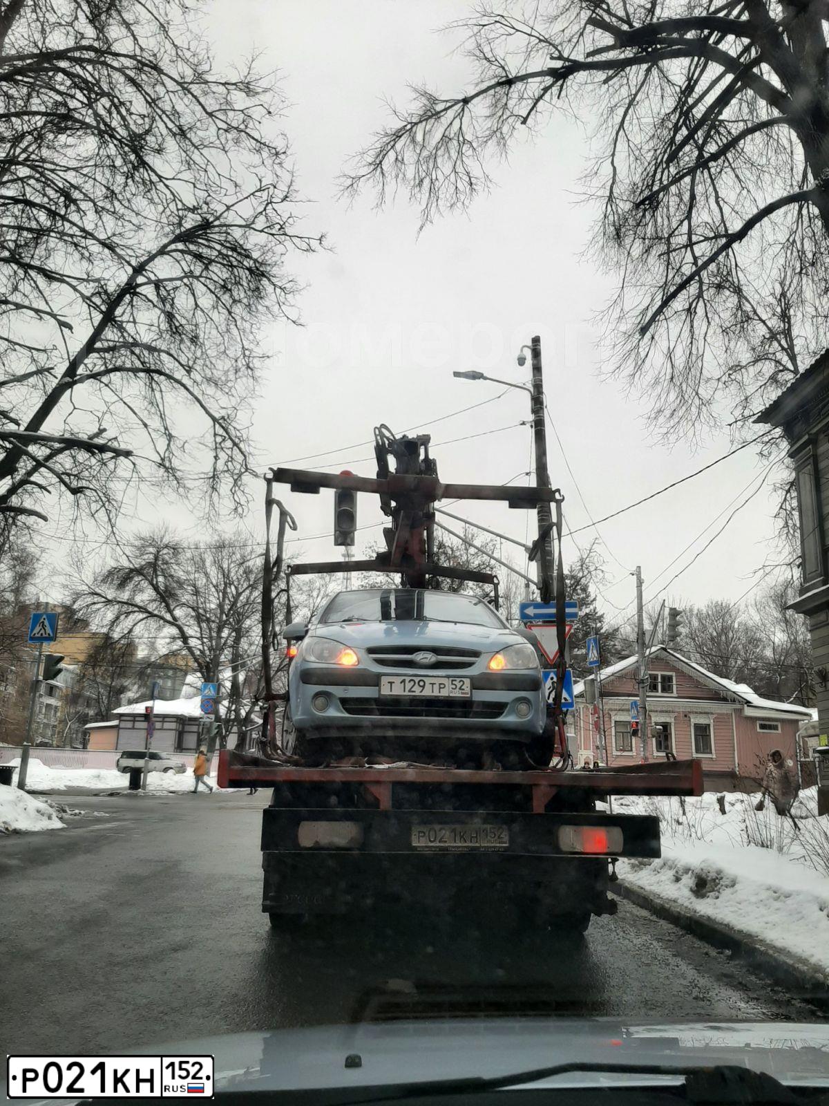 Фото автомобиля MERCEDES ATEGO, 2015 — госномер Р021КН152. Цвет: БЕЛЫЙ