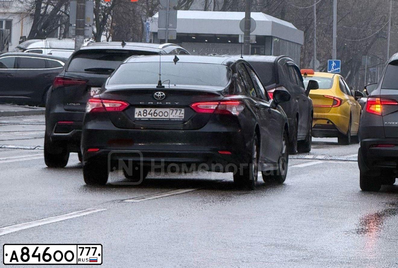 Фото автомобиля TOYOTA CAMRY