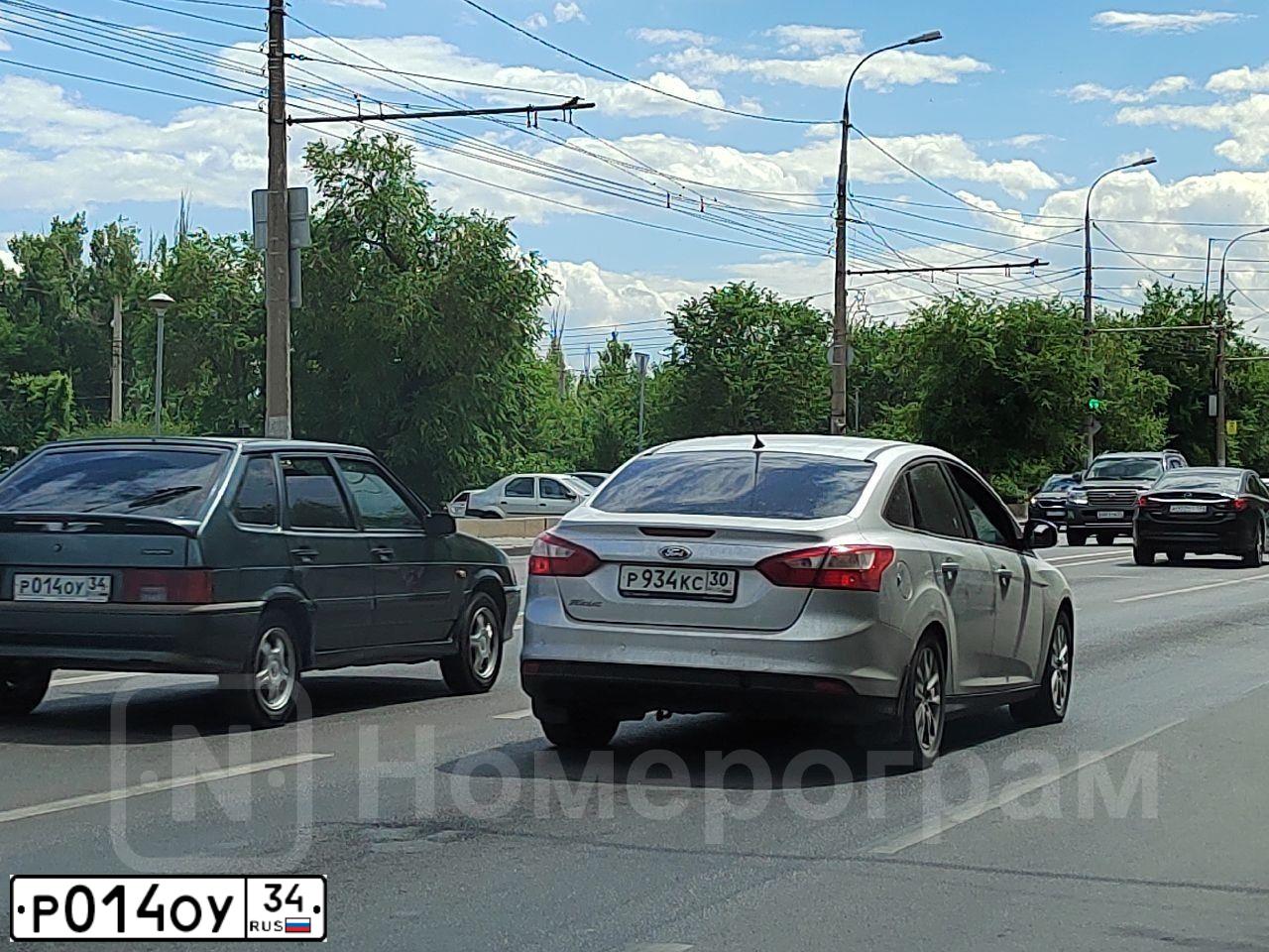 Фото автомобиля LADA 2114 SAMARA, 2010 — госномер Р014ОУ34. Цвет: СЕРО СИНЕ ЗЕЛЕНЫЙ