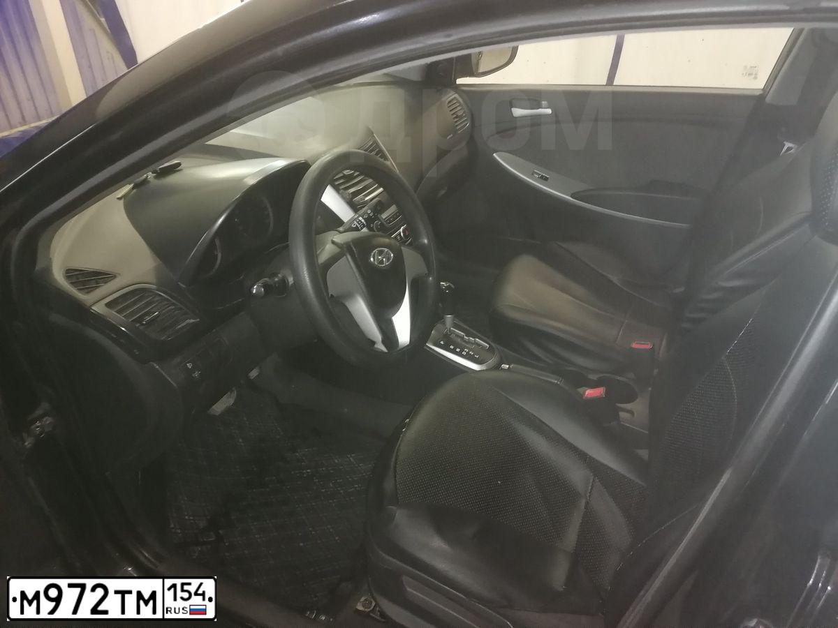 Фото автомобиля HYUNDAI SOLARIS, 2013 — госномер В648АО155. Цвет: ЧЕРНЫЙ
