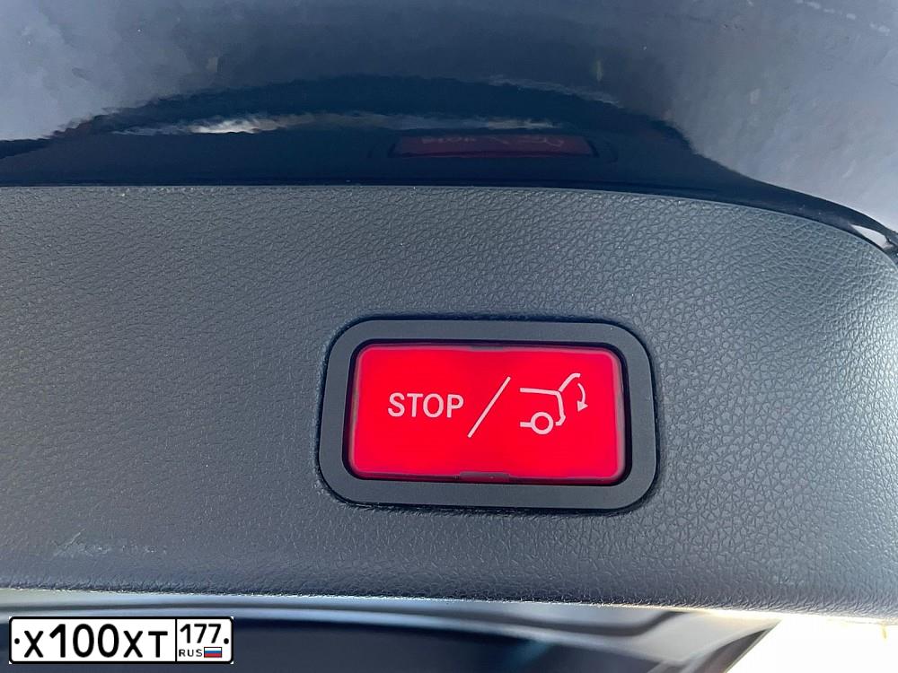 Фото автомобиля TOYOTA LANDCRUISER, 2007 — госномер Х100ХТ177. Цвет: СЕРЫЙ МЕТАЛЛИК