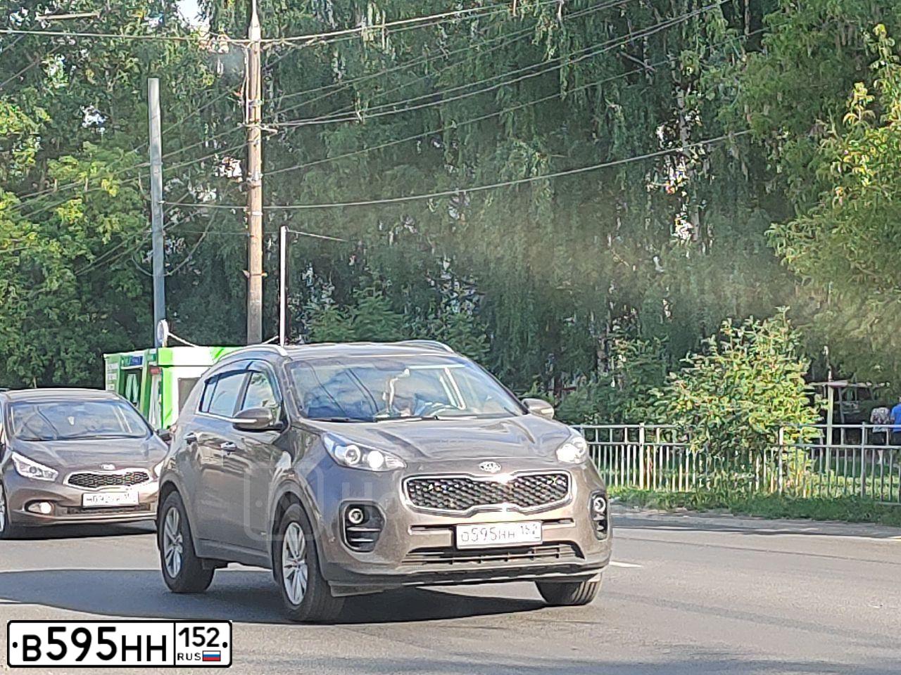 Фото автомобиля TOYOTA LANDCRUISER, 2010 — госномер А248ТУ198. Цвет: серебристый
