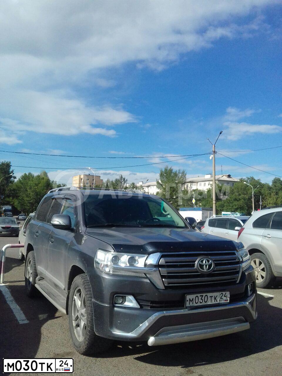 Фото автомобиля TOYOTA LAND CRUISER 200, 2008 — госномер О679ОА142. Цвет: Серый