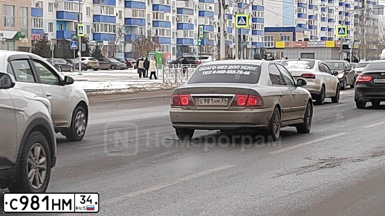 Фото автомобиля KIA MAGENTIS / OPTIMA, 2004 — госномер А837МО77. Цвет: Серебристый