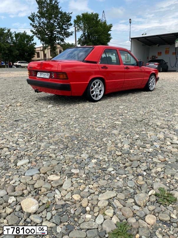 Фото автомобиля MERCEDES-BENZ 190, 1993 — госномер С919КВ73. Цвет: ПЕРЛАМУТРОВО-СЕРЕБР
