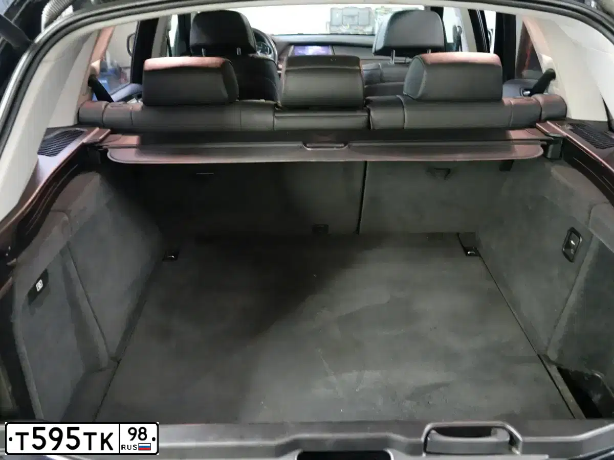 Фото автомобиля BMW X5, 2008 — госномер О800УМ178. Цвет: ЧЕРНЫЙ