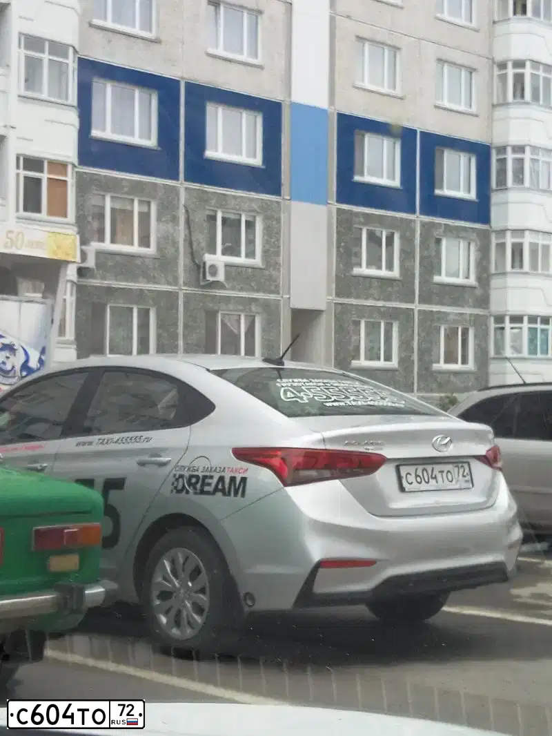 Фото автомобиля HYUNDAI SOLARIS, 2018 — госномер С604ТО72. Цвет: Серебристый