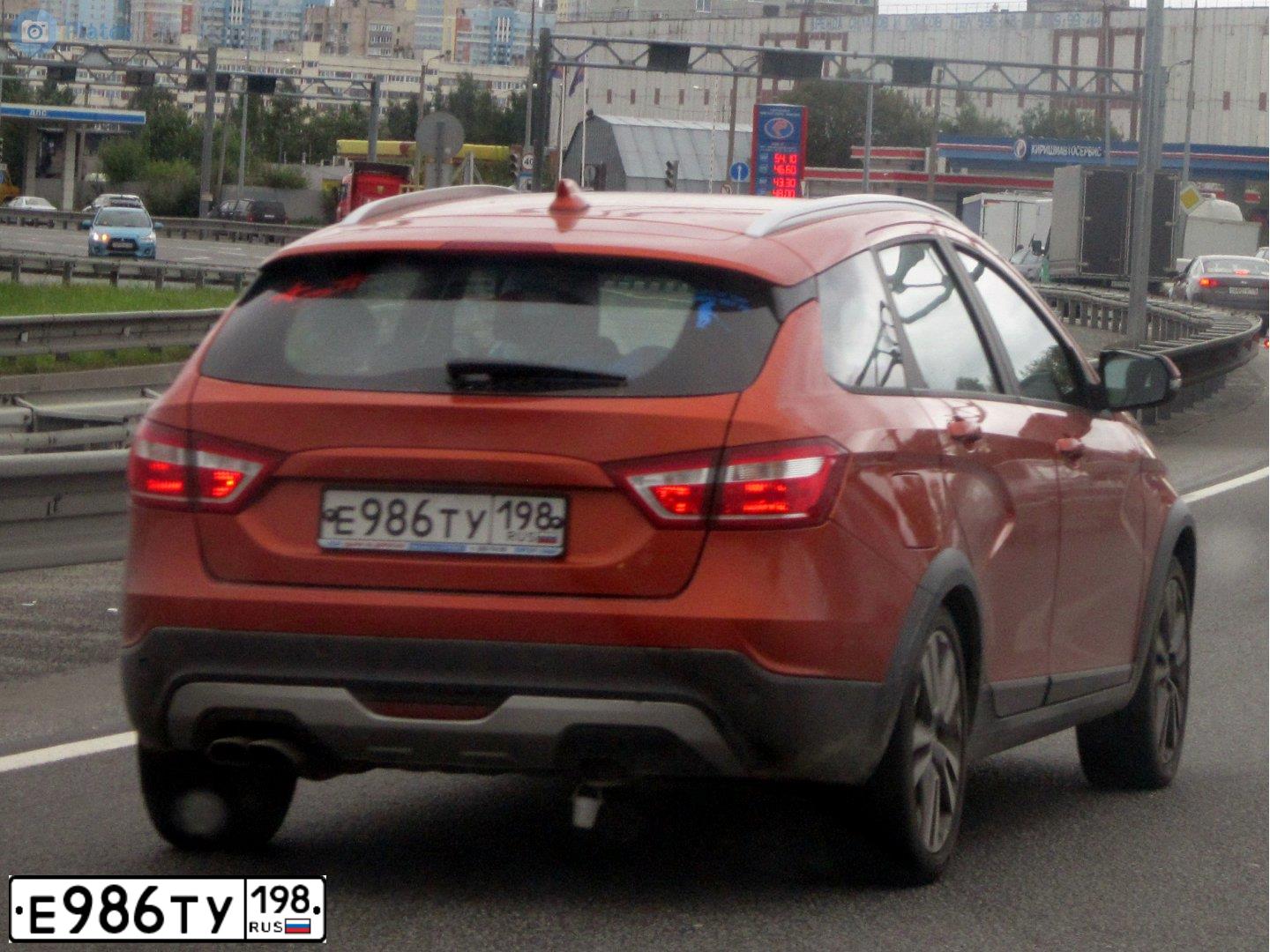 Фото автомобиля LADA VESTA, 2020 — госномер Е986ТУ198