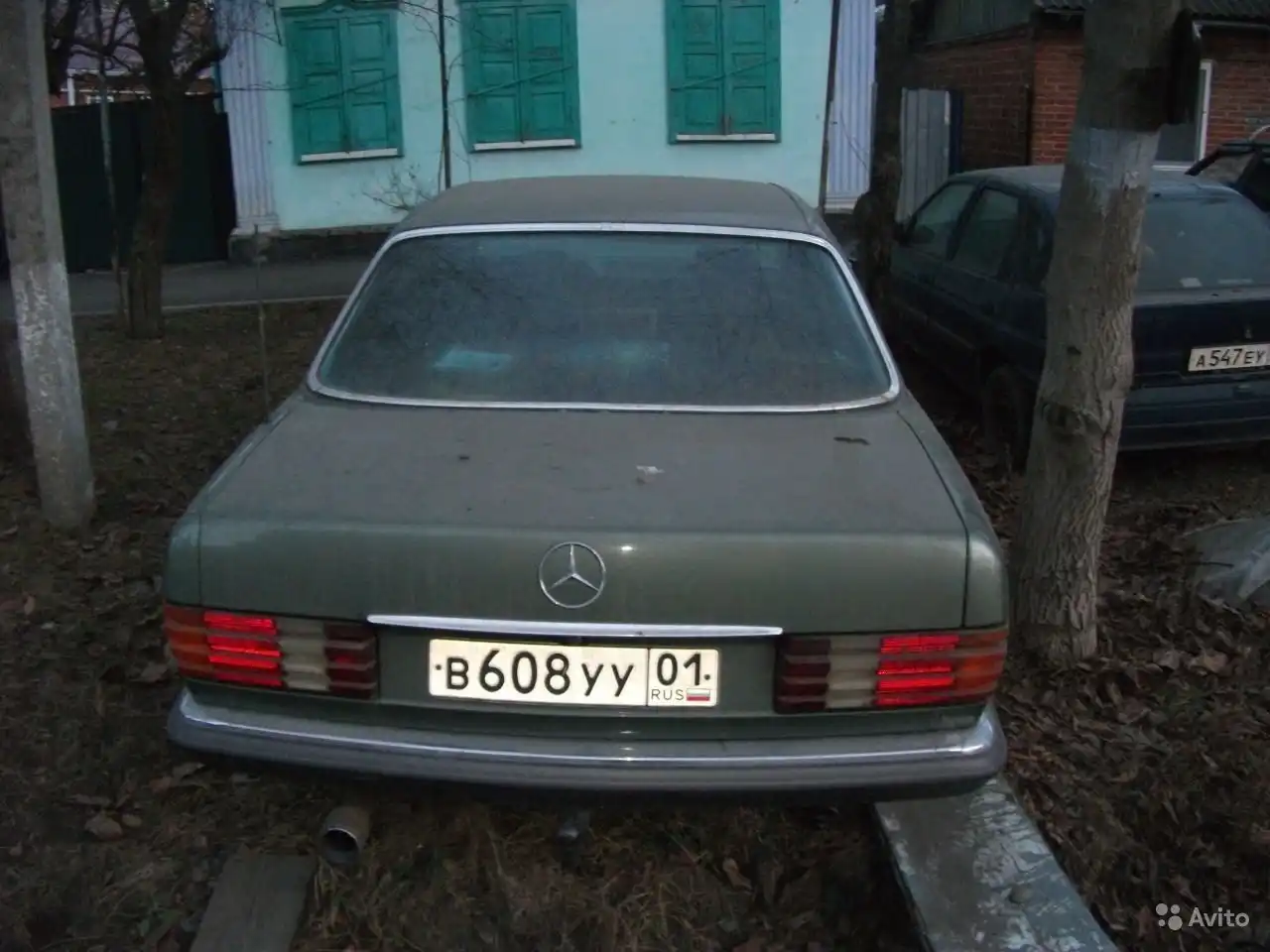 Фото автомобиля MERCEDES S-KLASSE, 1983 — госномер В608УУ01. Цвет: ЗЕЛЕНЫЙ