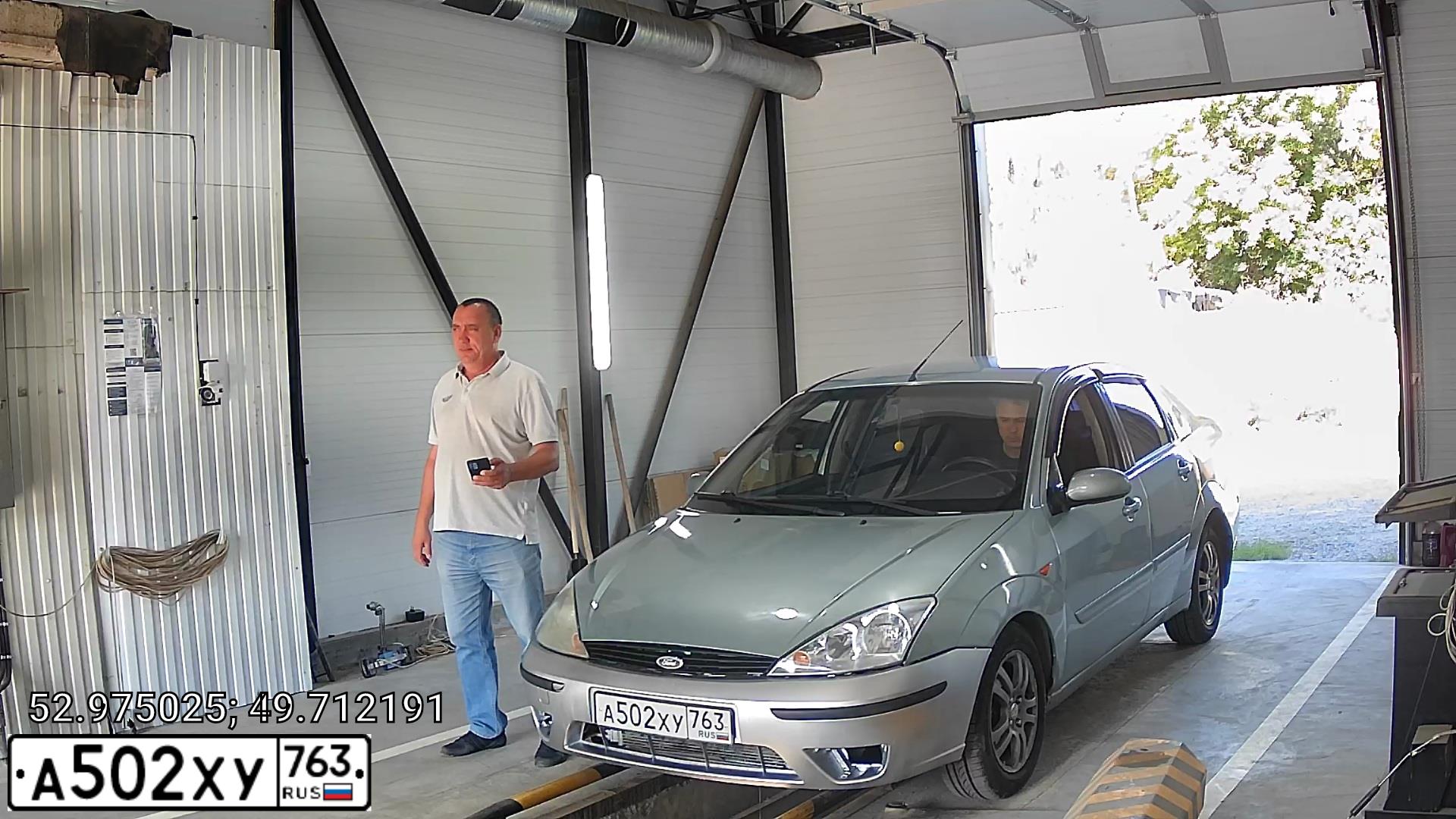 Фото автомобиля FORD D FOCUS, 2003 — госномер С588ТО16. Цвет: СТАЛЬНОЙ