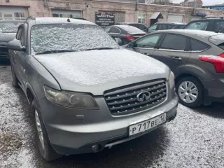 Фото автомобиля INFINITI QX70 /FX/, 2007 — госномер Р717ВЕ12. Цвет: СЕРЫЙ
