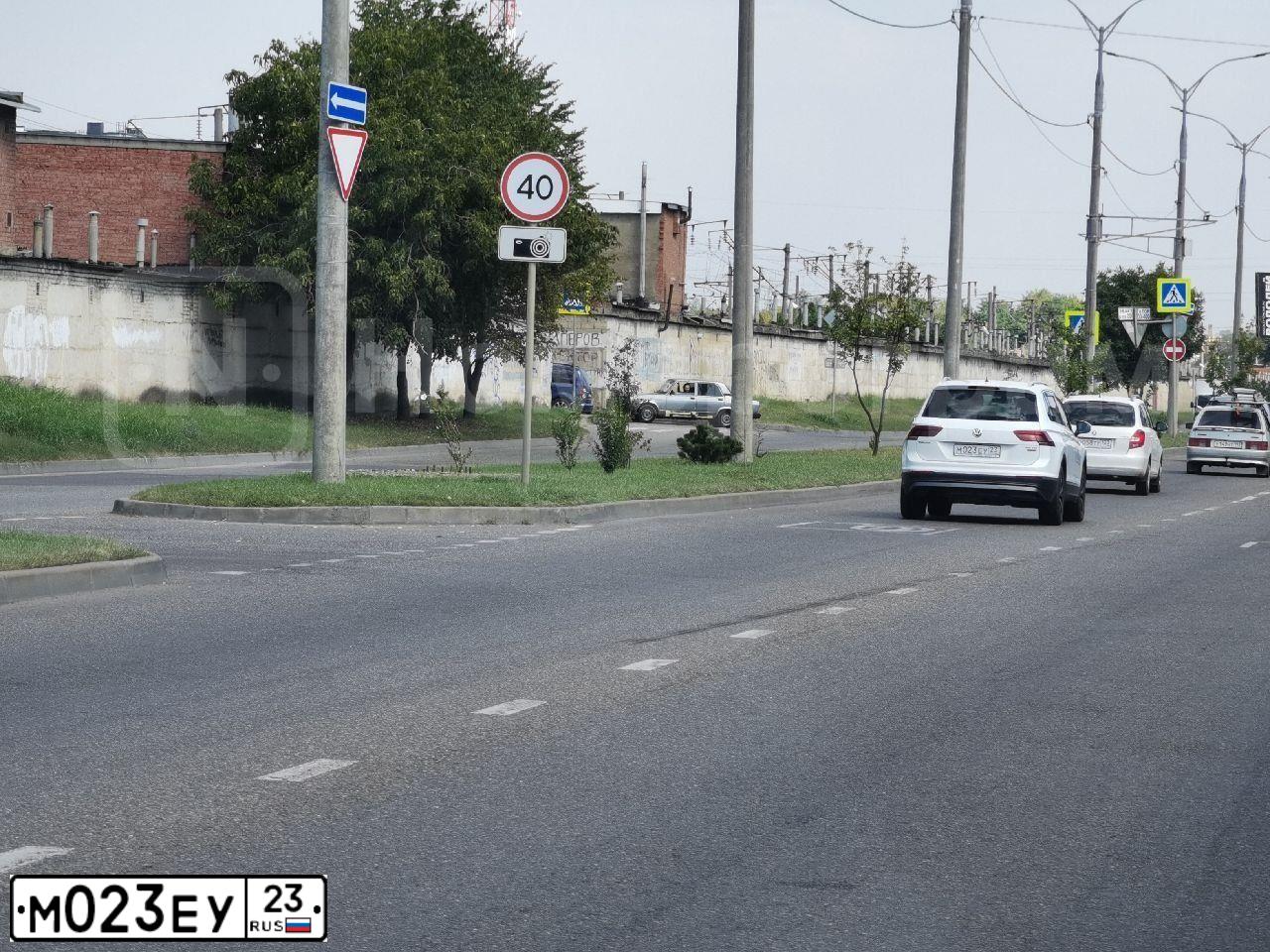 Фото автомобиля VOLKSWAGEN TIGUAN, 2017 — госномер М023ЕУ23. Цвет: БЕЛЫЙ