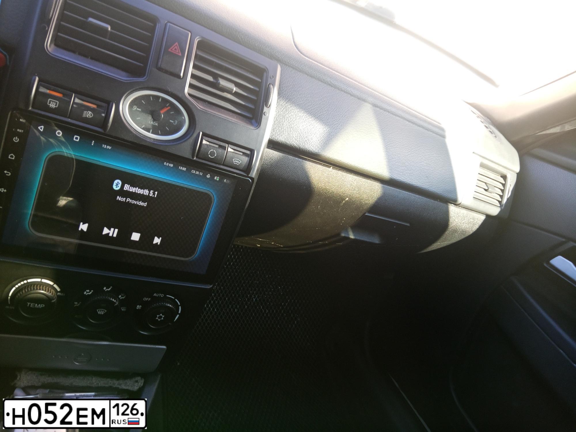 Фото автомобиля LADA 2170 PRIORA, 2012 — госномер Н052ЕМ126. Цвет: Белый