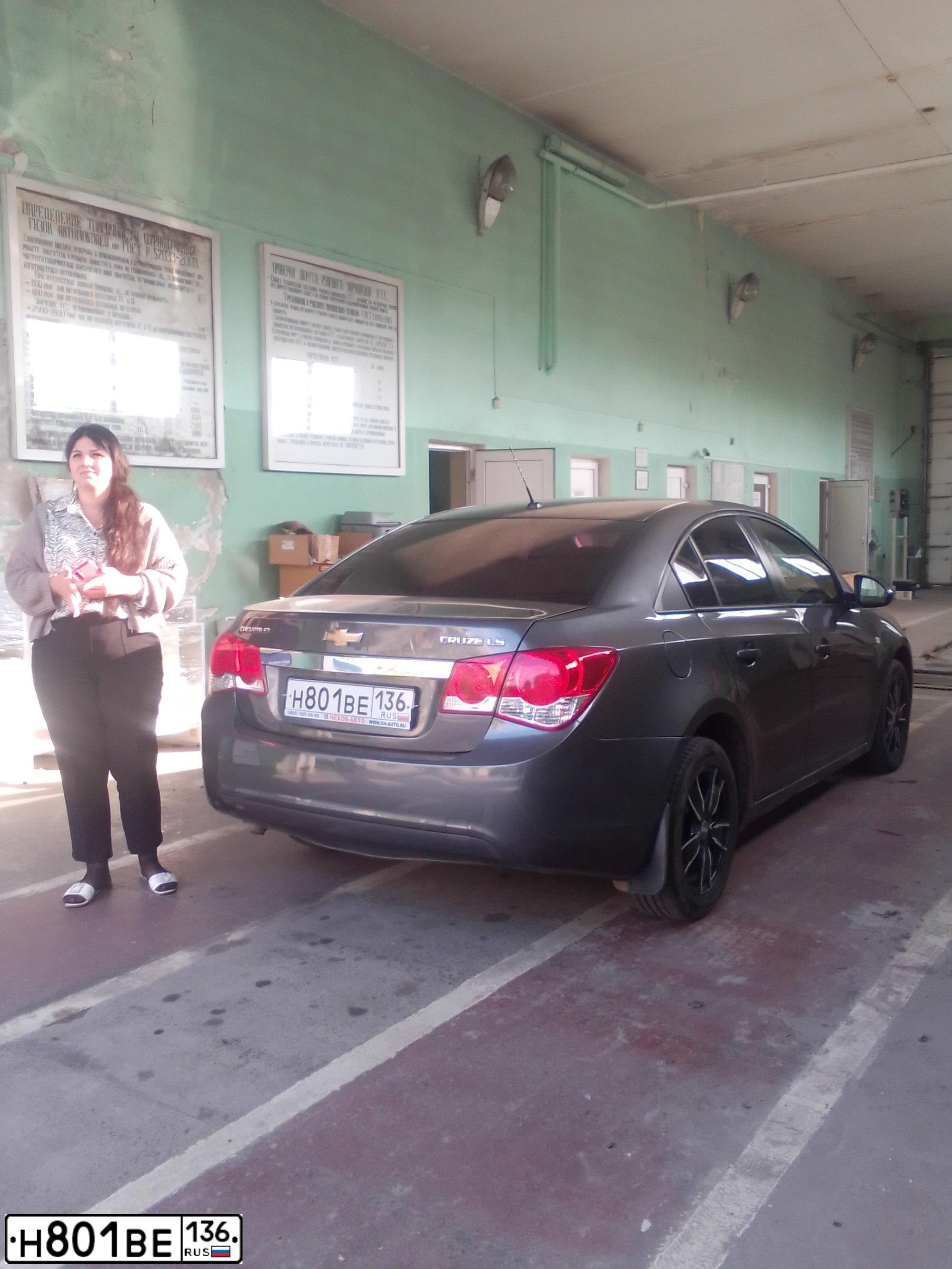 Фото автомобиля CHEVROLET CRUZE, 2012 — госномер Н022РС102. Цвет: СЕРЫЙ МЕТАЛЛИК