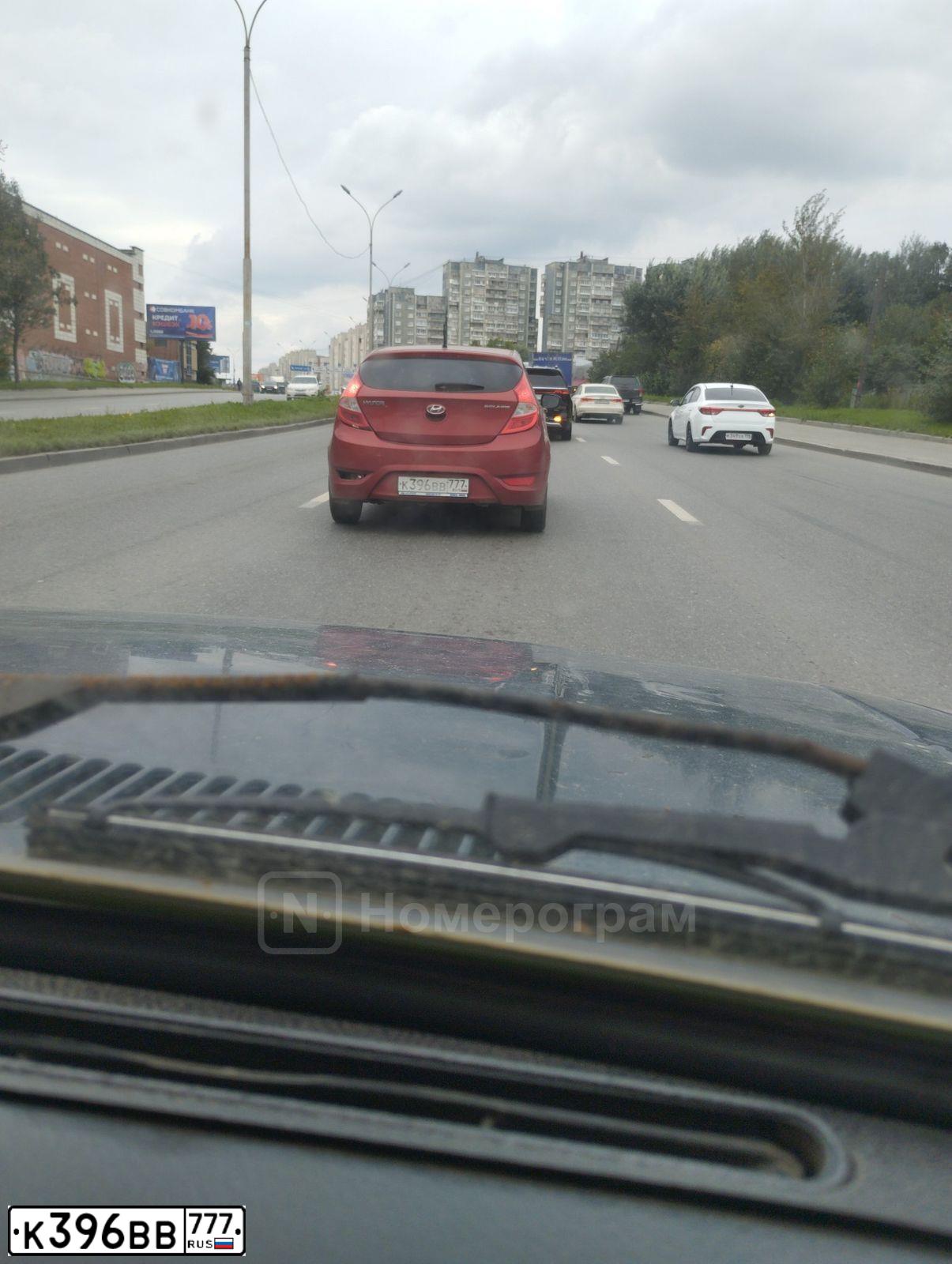 Фото автомобиля HYUNDAI SOLARIS, 2014 — госномер К396ВВ777. Цвет: КРАСНЫЙ