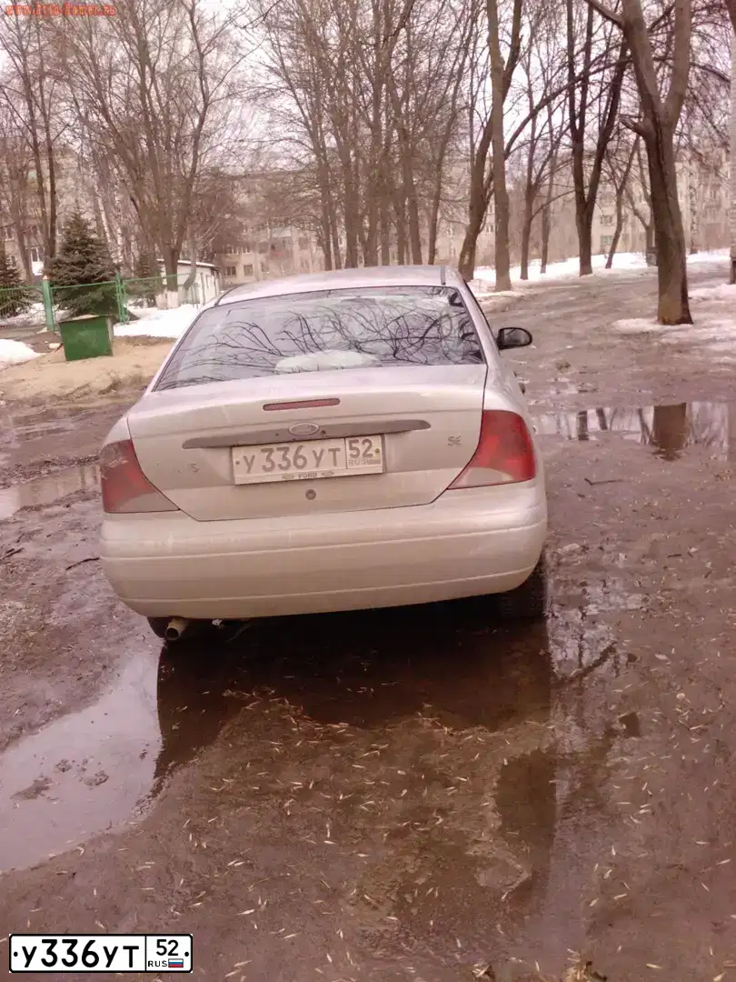 Фото автомобиля FORD FOCUS, 2001 — госномер Е799РН152. Цвет: СЕРЕБРИСТЫЙ