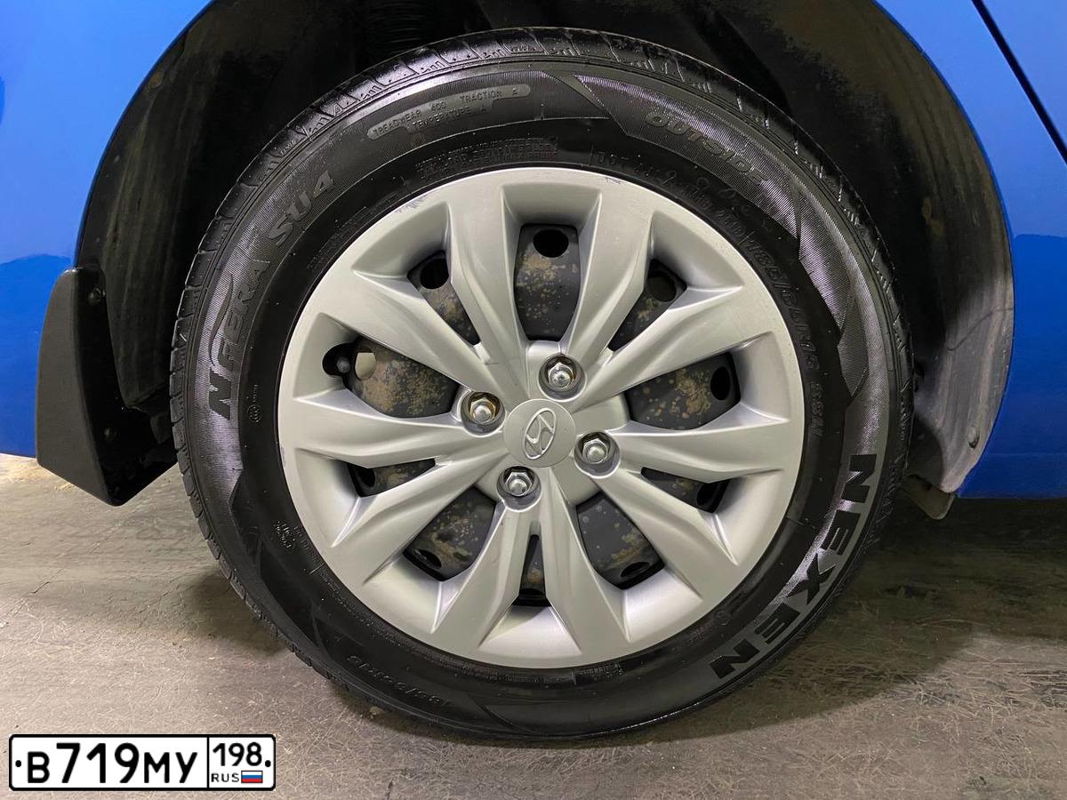 Фото автомобиля HYUNDAI SOLARIS, 2018 — госномер Р487НО68. Цвет: СИНИЙ