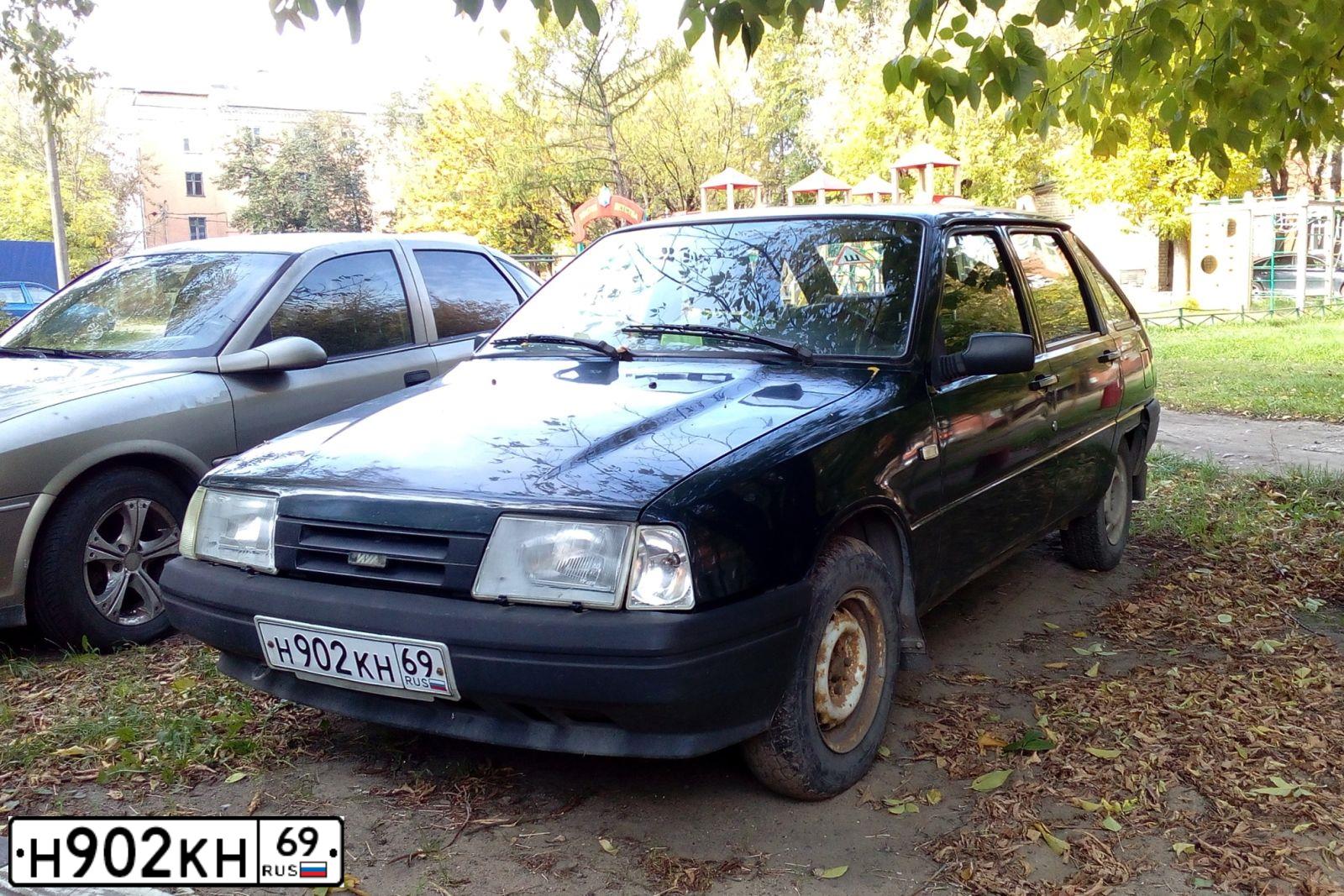 Фото автомобиля IZH 2126, 2003 — госномер Н902КН69. Цвет: ТЕМНО-ЗЕЛЕНЫЙ