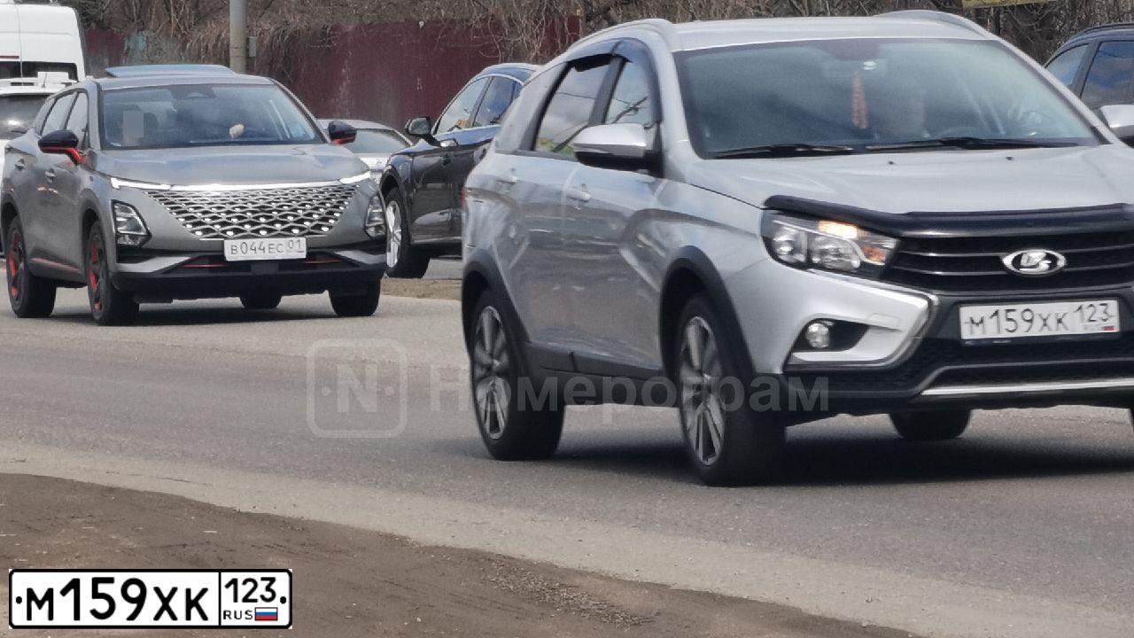 Фото автомобиля LADA VESTA, 2019 — госномер В656НЕ193. Цвет: Серебристый