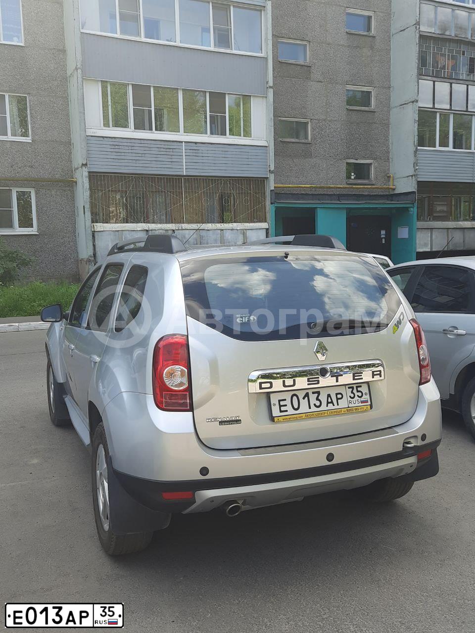 Фото автомобиля RENAULT DUSTER, 2013 — госномер Е013АР35. Цвет: СВЕТЛО-СЕРЫЙ